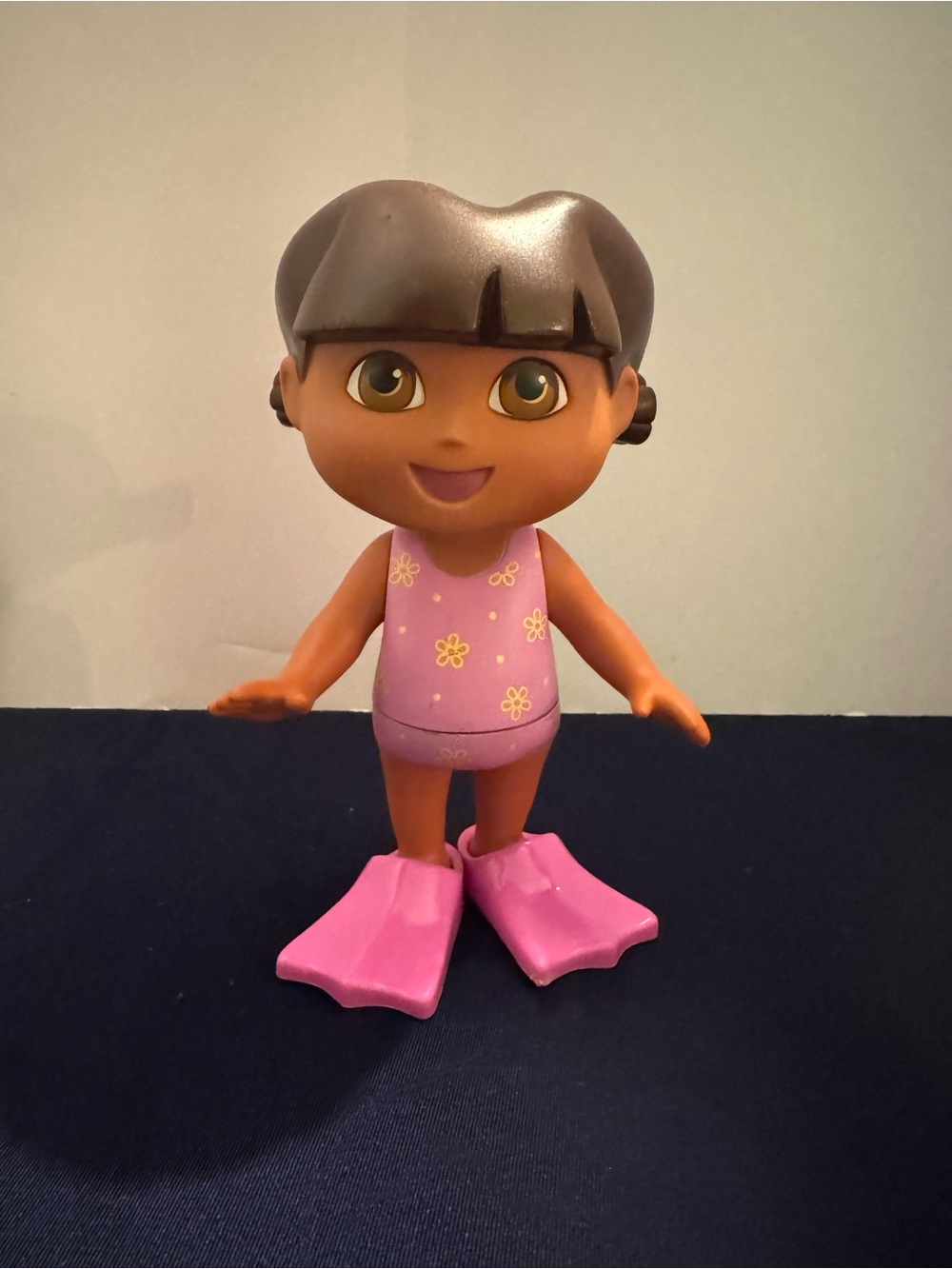 Dora The Explorer 8”  Doll with Flower Outfit & Flippers Vintage 2002 Doll Toy